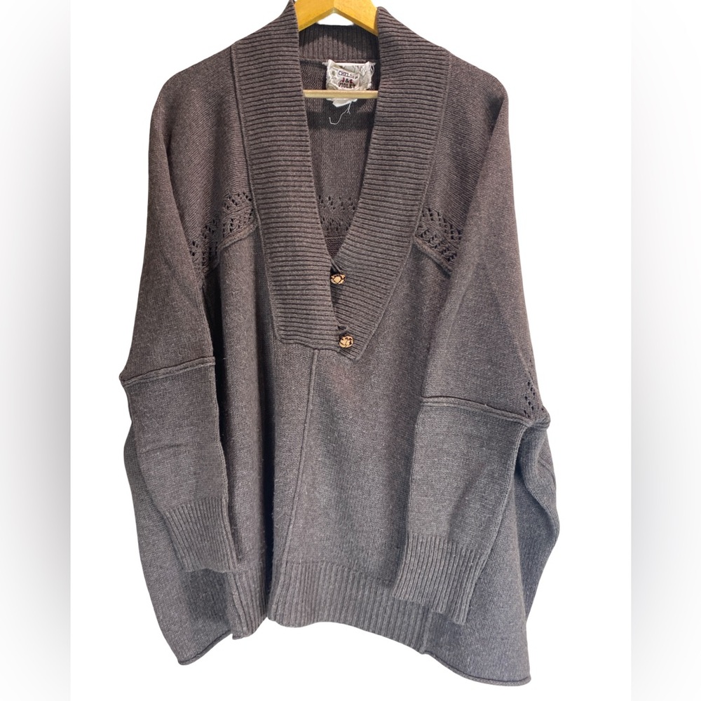 Chelsea & Violet Oversized V-Neck Sweater Large‎ Brown Cutout Detail Boxy Cozy